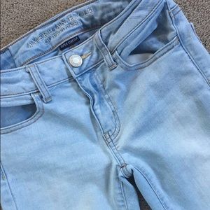 Lightwash American Eagle Skinny Jeans